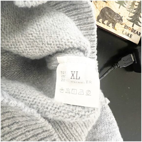 Boutique Heart Pullover Sweater Size XL Black Gray Scoop Neck Cabin Fall Comfy - Picture 9 of 10